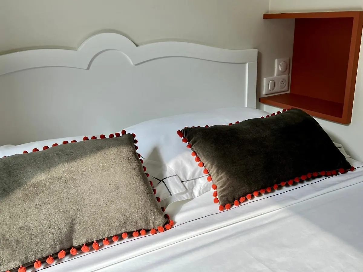 Les Petits Volets 3 Appartements Au Choix Antibes Francia