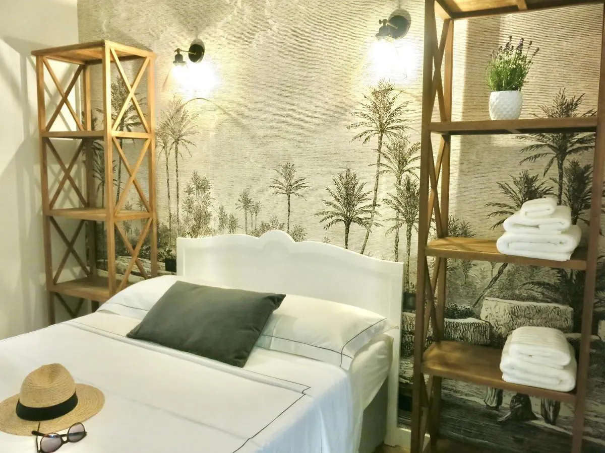 Les Petits Volets 3 Appartements Au Choix Antibes Appartamento