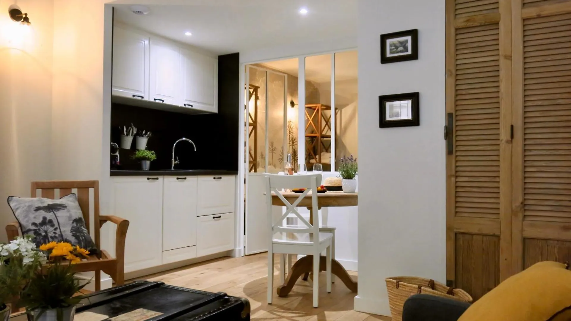 Les Petits Volets 3 Appartements Au Choix Antibes