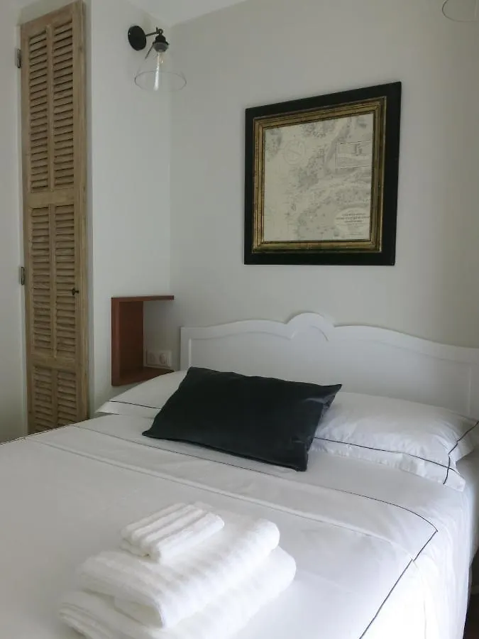 Apartment Les Petits Volets 3 Appartements Au Choix Antibes