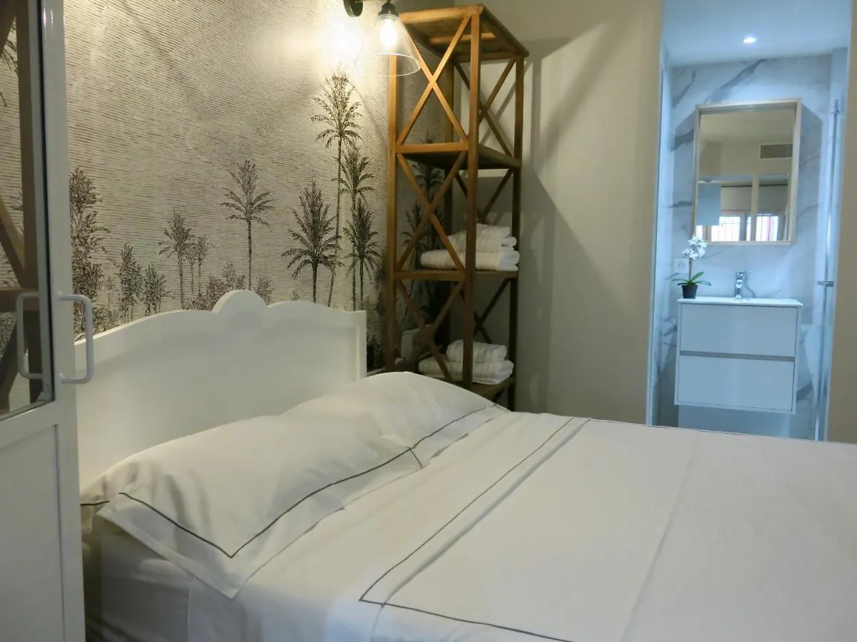 Les Petits Volets 3 Appartements Au Choix Antibes Apartment