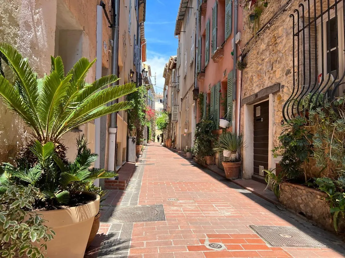 Apartment Les Petits Volets 3 Appartements Au Choix Antibes