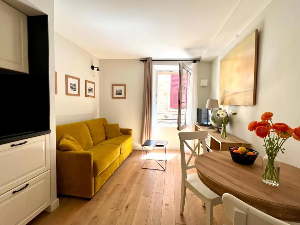 Les Petits Volets 3 Appartements Au Choix Antibes France